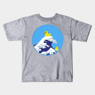 Bath duck in distress - freely based on Hokusai Kids T-Shirt